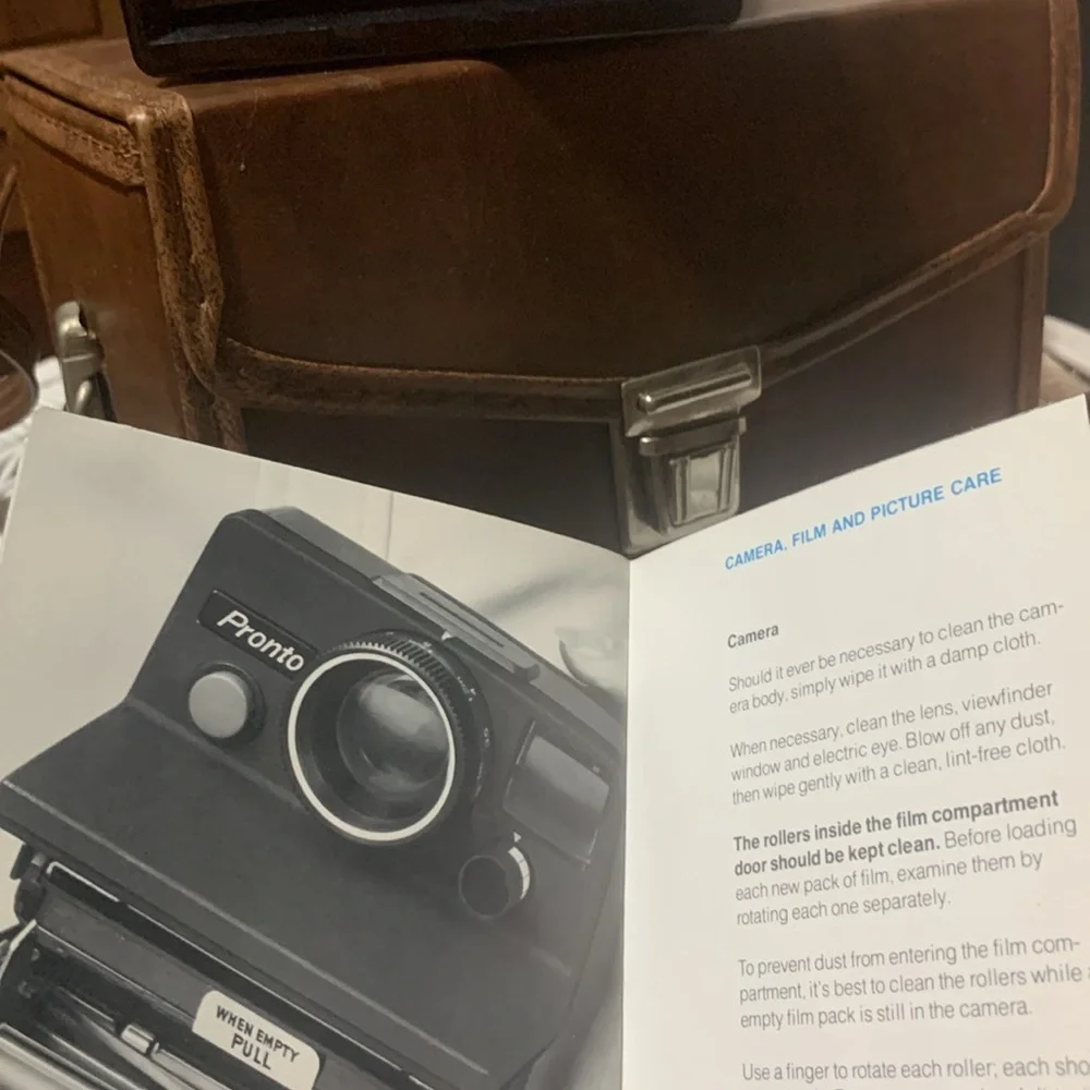 1976 Polaroid Pronto! Land Camera Instant Camera & Carry Case Retro Vintage Film